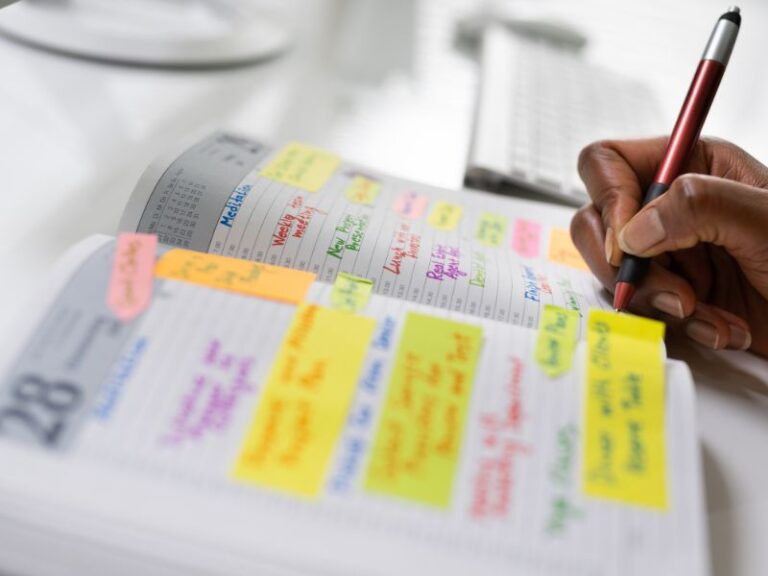 Jak skutecznie stworzyć plan sprzątania domu?