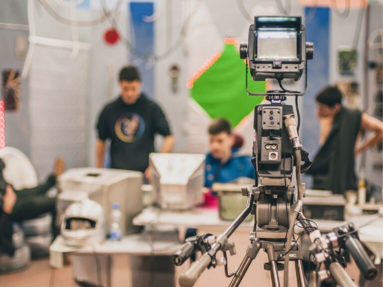 Ile płacą za wynajem domu do filmu?