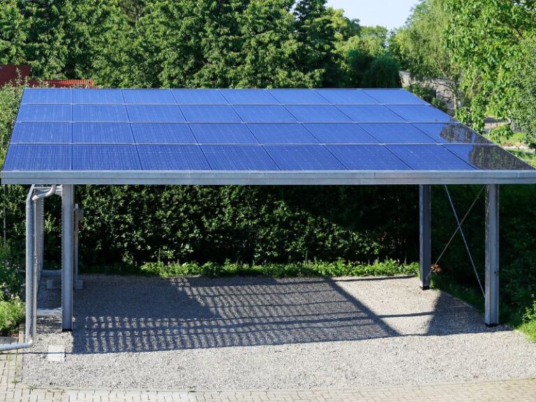 fotowoltaika na garażu